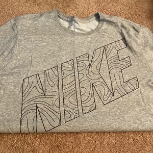 Nike Men’s XL grey T-Shirt
